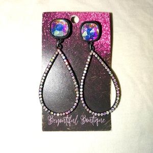 ʕ·ᴥ·ʔ Black, Iridescence, Rhinestones Dangle Earrings